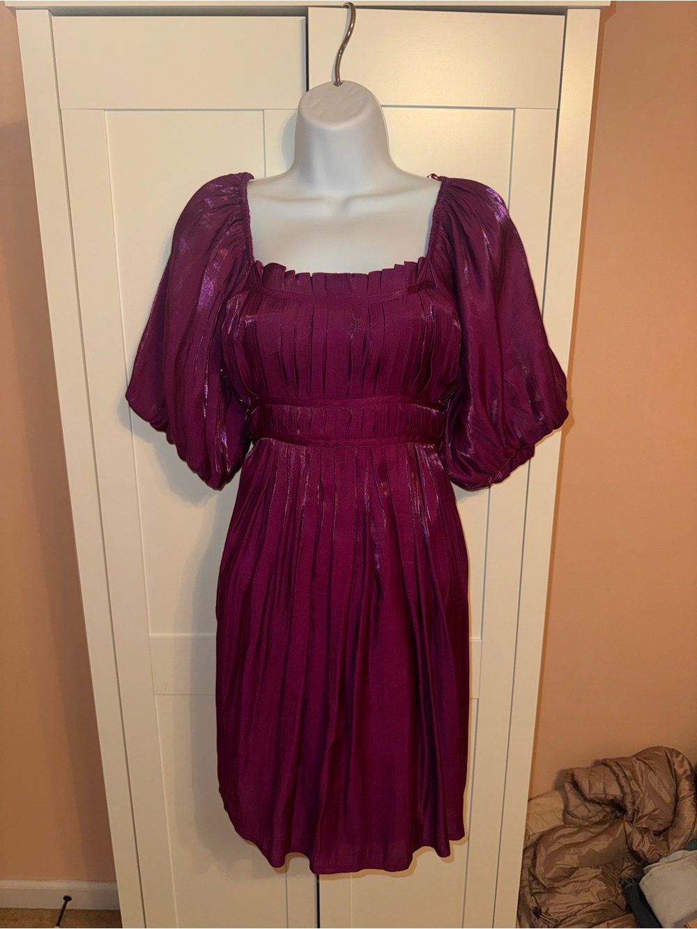 Elegant Magenta Puff-Sleeve Midi Dress